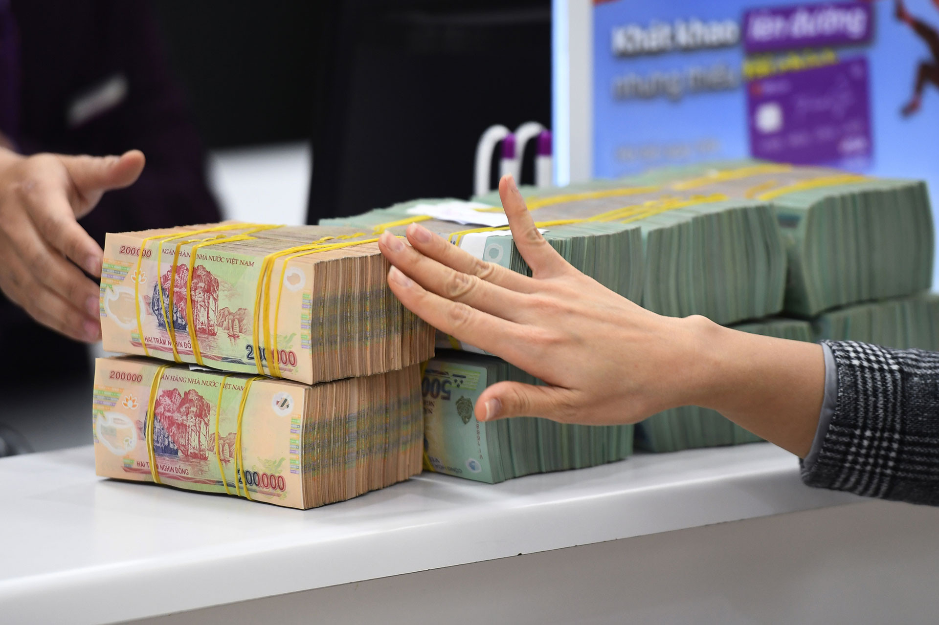 Tiền gửi tiết kiệm bằng đồng Việt Nam 1 ngan hang 1 1419